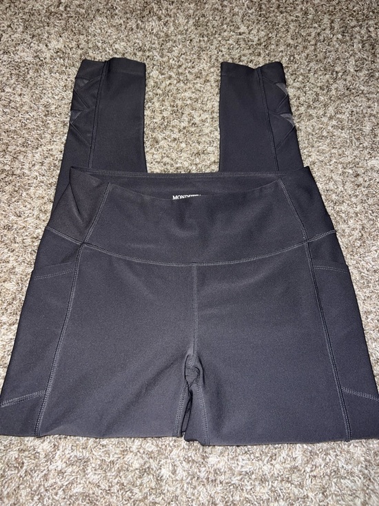 Mondetta Pants - Mondetta Performance + LUXURY High-Rise Leggings- Pockets & Ankle Detailing Sz M